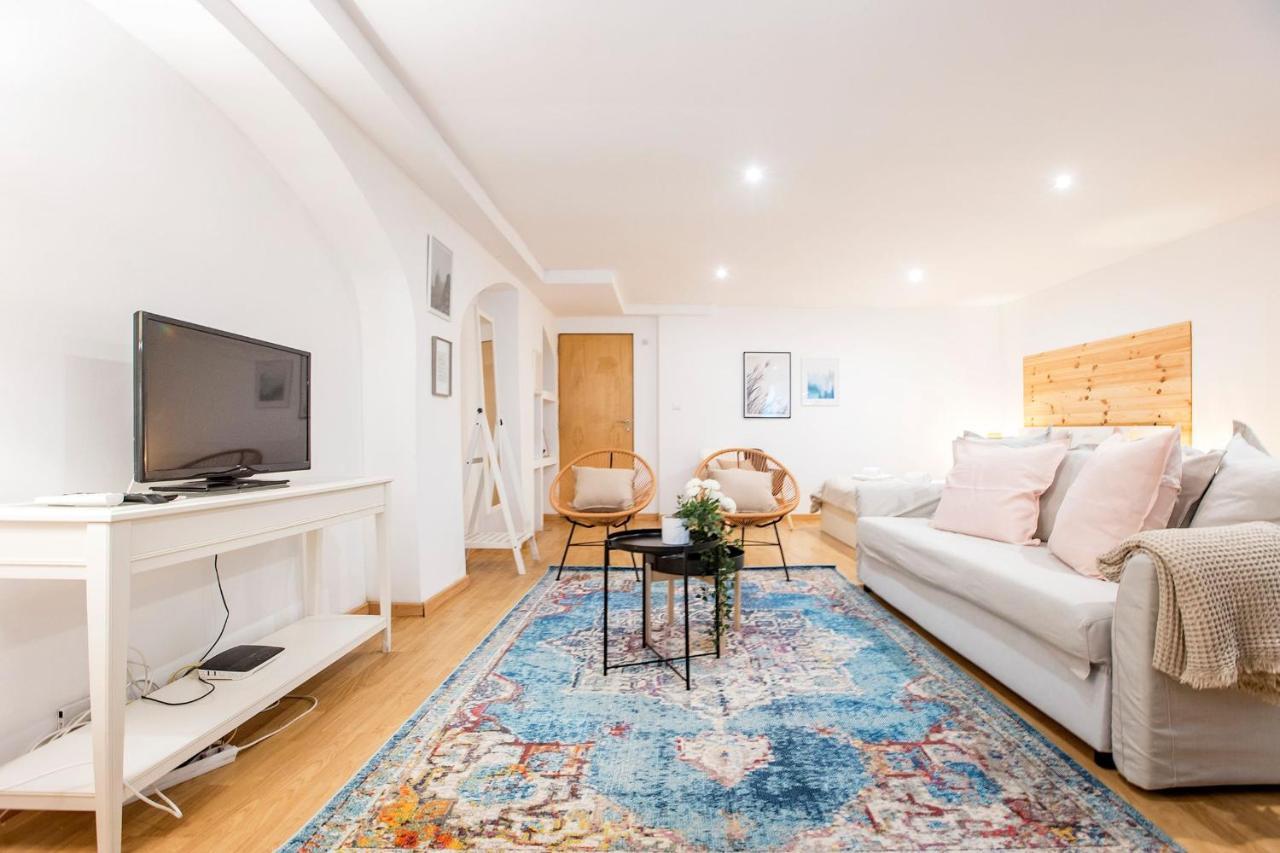 Almada Hideaway W/ Ac & Private Pool By Lovelystay Porto Bagian luar foto