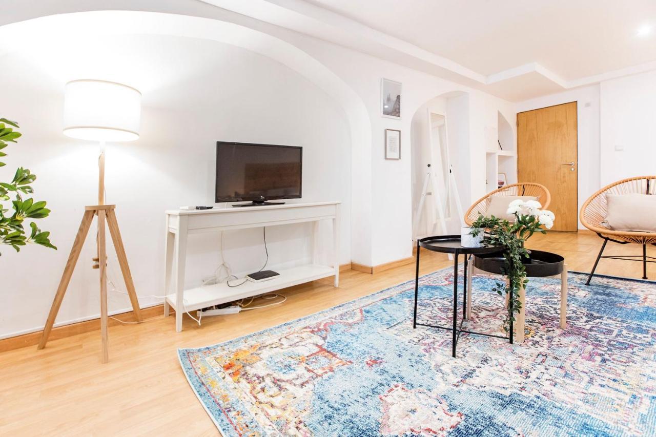 Almada Hideaway W/ Ac & Private Pool By Lovelystay Porto Bagian luar foto